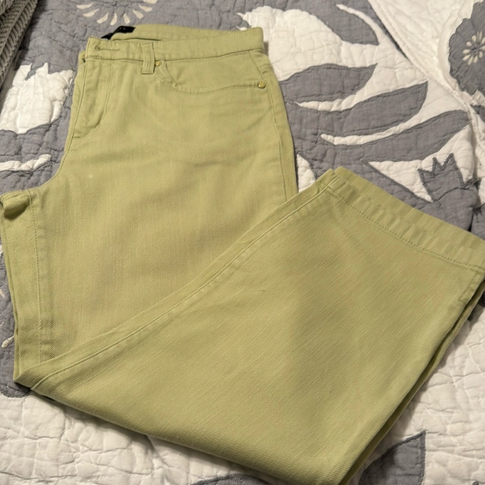 Talbots, ladies pants. Size 8. Excellent condition. Capris.